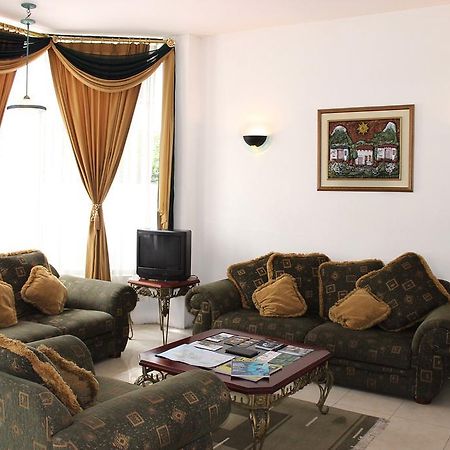 Hôtel Planet House à Puerto Ayora  Extérieur photo