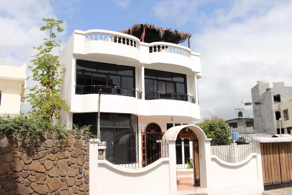Hôtel Planet House à Puerto Ayora  Extérieur photo